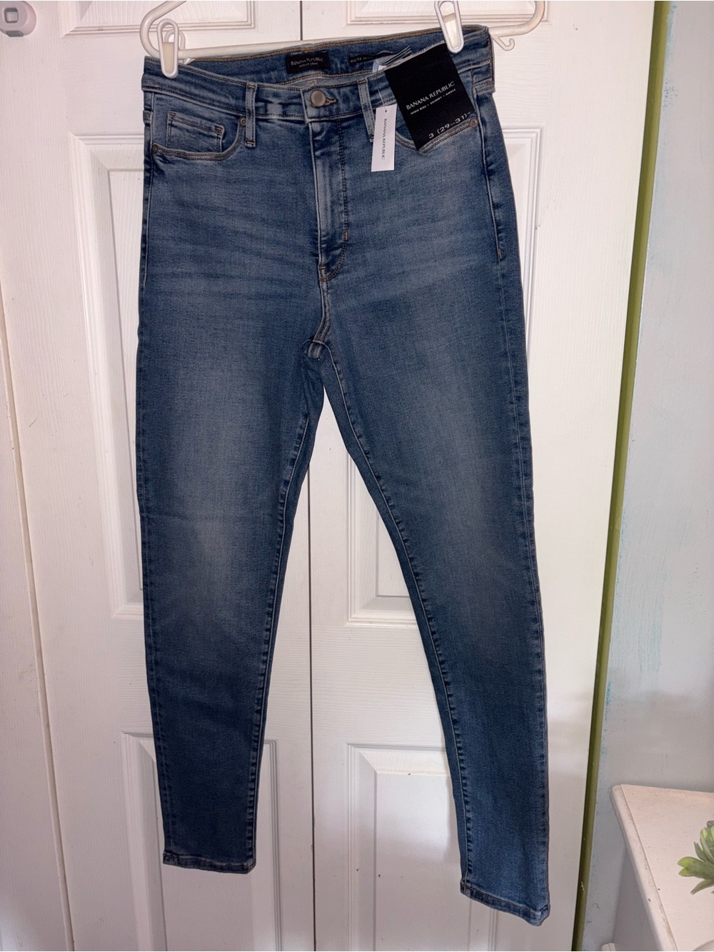 Banana Republic High-Rise Skinny Jeans in Medium Blue Denim size 3 (29-31T)